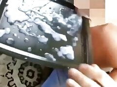 Food cum eating - sborra sul piatto da leccare