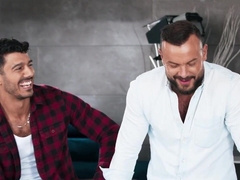 Tormentor Peter & Lobo Carreira