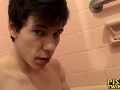 Cooper Reeves takes piss in his mouth while in the shower
