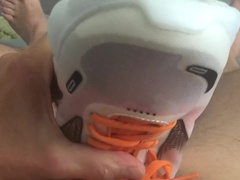 Fuckin' and spunking in my Brooks Aurora BL