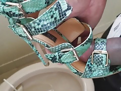 Fucking green strap heels