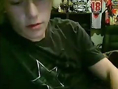 Webcam skater boy cums on his chest