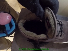 Money-Shot inwards Fur Covered Globe Motley