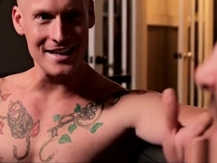 Gay jock spitroasted deep in threesome