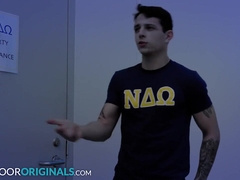Evan Knoxx And Kyle Wyncrest - Handsome Fratboy Doorman Bribes Cute Pledge