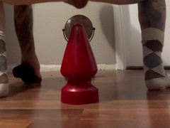 Wifey at work, so I determined to spread out my bum out.