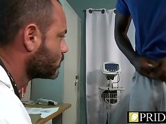 Doctor banged by horny black patient
