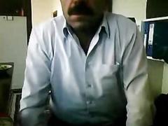 Arab Iraqi daddy gets excited in his office !!