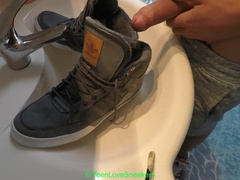 urinate in fresh Sneakers (AF1, Adidas Hardcourt)