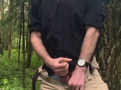 Naughty Noel Dero pleasures himself in the great outdoors!