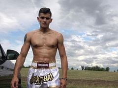 Breno Gomes is muscular and so fucking cut