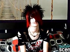 Gay emo twink Vayne Insanity jerks off and anal plays solo