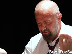 Felix Kamp causes to James Blonds balls before dildo drilling