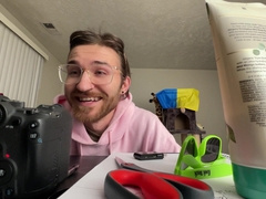 Stupid stud jacks his guts for your delectation