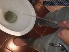 Fucking twink pissed himself and let him fuck his asshole to cum !