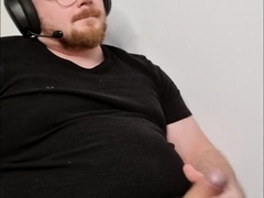 I got naughty whilst gaming! CUM SHOT!