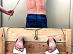 Kittling, feet, body tickle