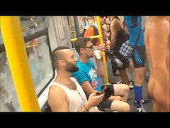Nackt in der Berliner U-Bahn