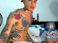 2 twinkly boys having fuck-fest on cam