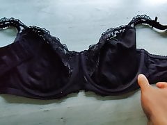 Cum on used satined 85F black bra