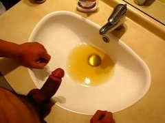 Messy play in bathroom I