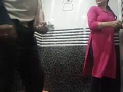 18 ans, Beauté, Sucer une bite, Attrapée, Petite amie, Indienne, Seins naturels, Étudiant