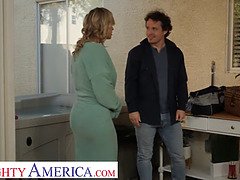 Naughty America - Big tit blonde Rachael Cavalli fucks the repairman after lemonade