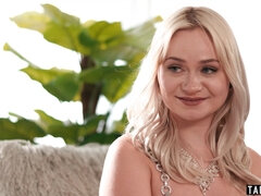 Grosse titten, Blondine, Blasen, Vollbusig, Kehlenfick, Transfrau