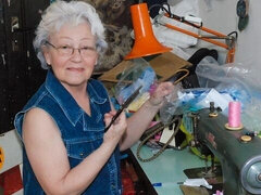 Grote kont, Grote mammen, Vingeren, Lesbisch, Ondergoed, Masturbatie, Geschoren, Speelgoed