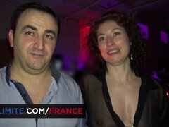 Amateurs swingers having sex in a party - French