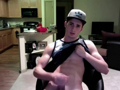 Twink Jerks Off on Webcam in His Apartment