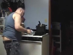 Chillycub: Housesitting 1 - Making a Sandwich