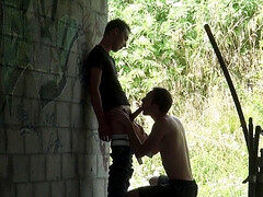Two French twinks fuck outdoor