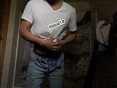 She screams with pleasure when she sees a penis inside her pussy! Intense cumshot in my friend's pussy