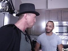 Gay Sex : Pierce Paris in magical trick