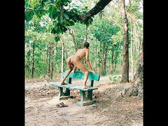 Sex under tree nude in forest for sex cumshot