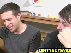 Passionate kissing and thick rod jacking by hairy Christian and gorgeous Dustin