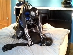 dawn of the dead scuba guy overpowers and gasses frogman