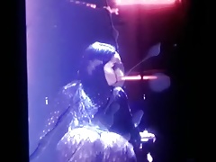 Nicki Minaj tribute while twerking