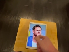 Chris Hemsworth Jizz Tribute