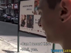 Straighty gives handjob and sucks