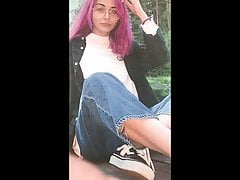 Homeless girl leg cleavage cum tribute