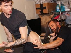 Shoplifter suspect sucks (Bruce Jones and Vincent O'Reilly)