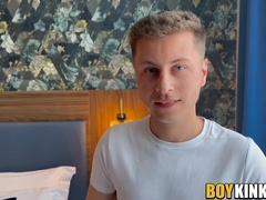 Sporty Jake Worthy blowbanging three super huge dicks