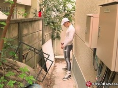 Yoshi Kawasaki gives a thrilling outdoor wank show