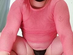 Sisqueen90 auzzie takes huge dildo deep in the ass
