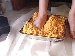 Macaroni and cheese feet