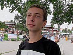 Playful guy with a bubble butt takes a huge facial