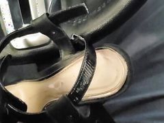 perverted mechanic see Milf heels in her mustang. played with her heels while its being washed