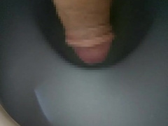 イケメン日本人の主観おしっこ!便器に黄金水大量発射!036